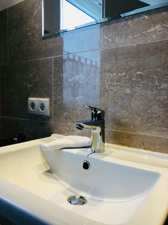 Family Apartment Alpine Living 2-4 Persons ラートシュタット エクステリア 写真