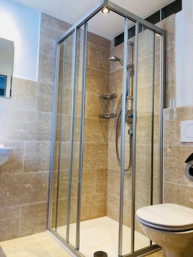 Family Apartment Alpine Living 2-4 Persons ラートシュタット エクステリア 写真